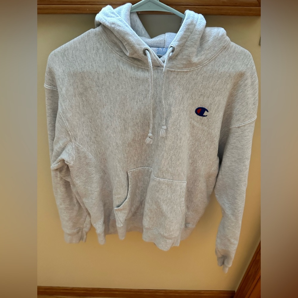 Women’s Champion sweatshirt